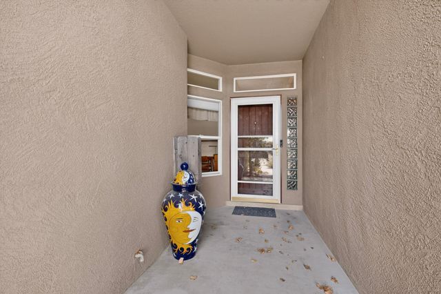 2805 Rio Orilla Lane NW, Albuquerque, NM 87120