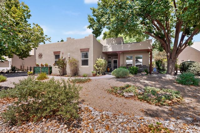 2805 Rio Orilla Lane NW, Albuquerque, NM 87120