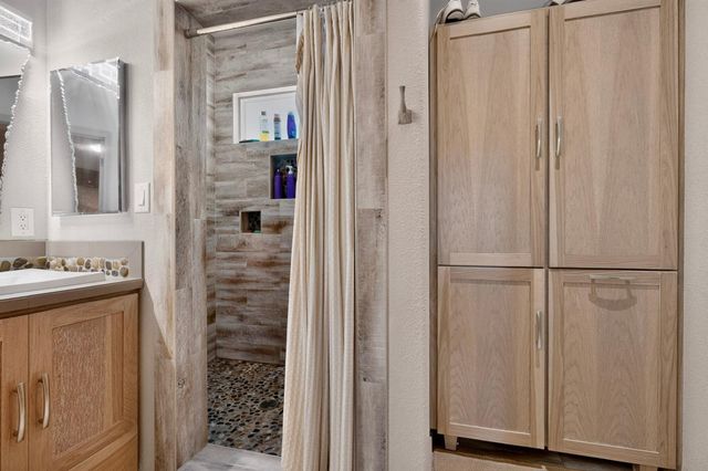 2805 Rio Orilla Lane NW, Albuquerque, NM 87120