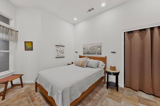 2805 Rio Orilla Lane NW, Albuquerque, NM 87120