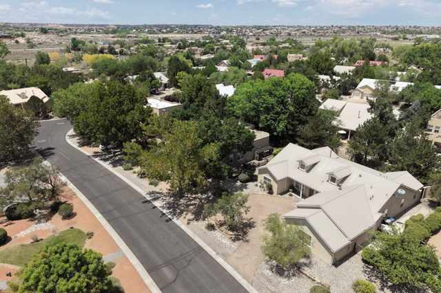 2805 Rio Orilla Lane NW, Albuquerque, NM 87120