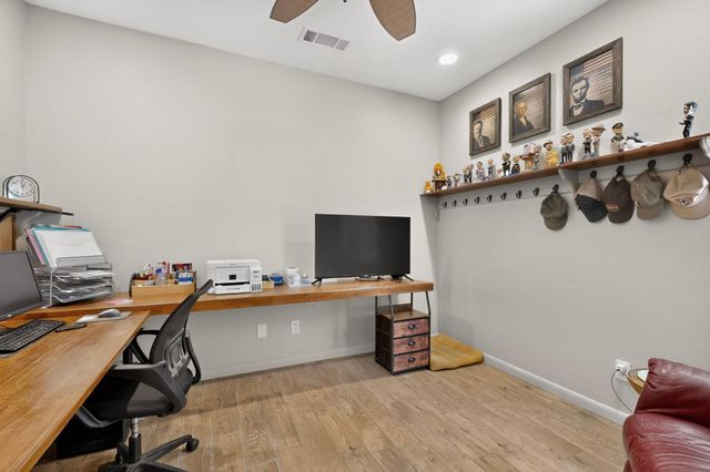 2805 Rio Orilla Lane NW, Albuquerque, NM 87120