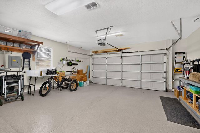 2805 Rio Orilla Lane NW, Albuquerque, NM 87120