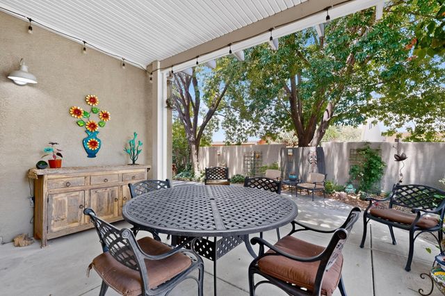 2805 Rio Orilla Lane NW, Albuquerque, NM 87120