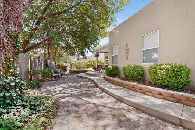 2805 Rio Orilla Lane NW, Albuquerque, NM 87120