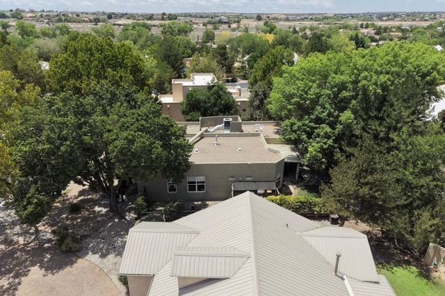 2805 Rio Orilla Lane NW, Albuquerque, NM 87120