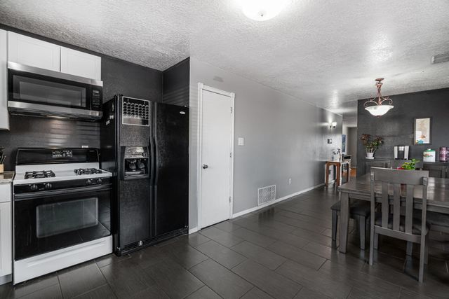 10419 Arroyo Crest Drive NW, Albuquerque, NM 87114