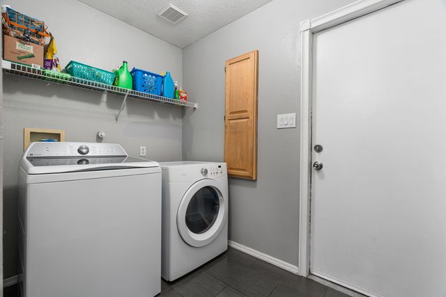 10419 Arroyo Crest Drive NW, Albuquerque, NM 87114