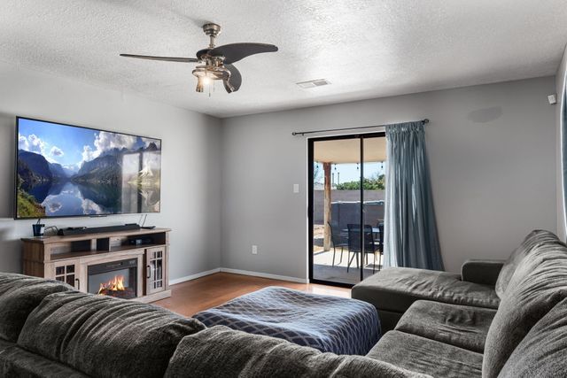 10419 Arroyo Crest Drive NW, Albuquerque, NM 87114