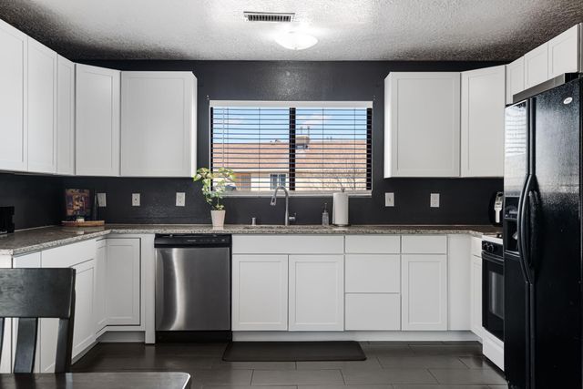 10419 Arroyo Crest Drive NW, Albuquerque, NM 87114