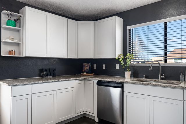 10419 Arroyo Crest Drive NW, Albuquerque, NM 87114