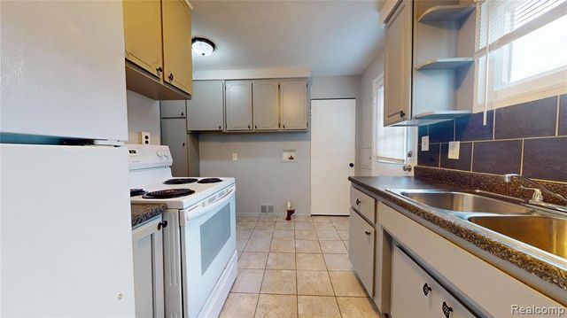 973 Kettering Avenue, Pontiac, MI 48340