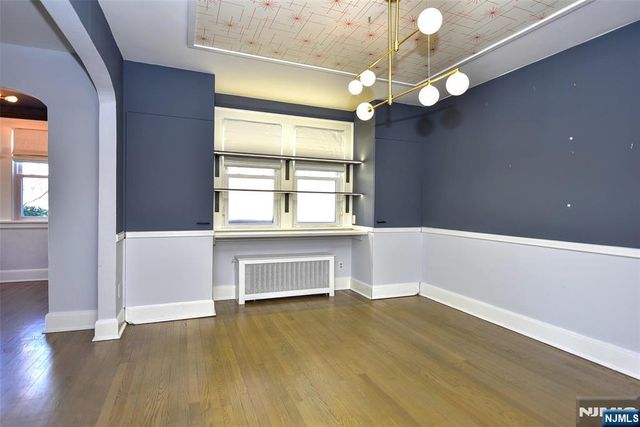 12-64 Burbank Street, Fair Lawn, NJ 07410