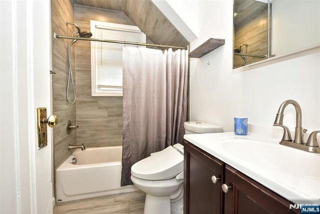 12-64 Burbank Street, Fair Lawn, NJ 07410