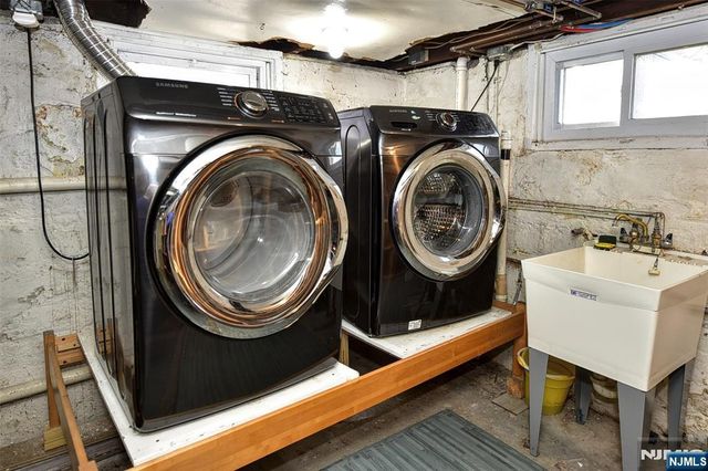 12-64 Burbank Street, Fair Lawn, NJ 07410