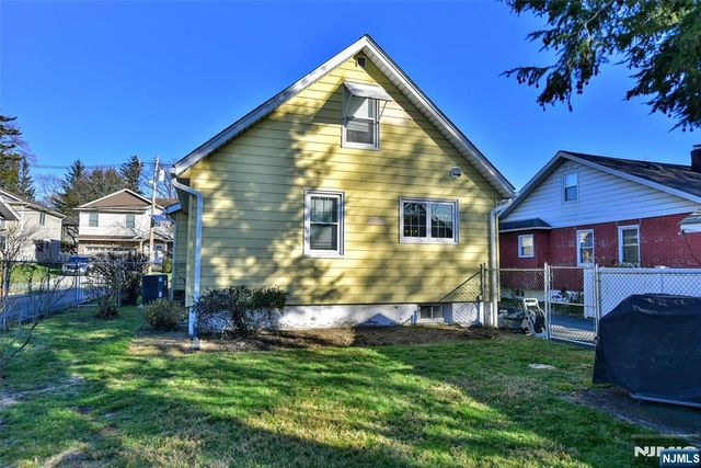 12-64 Burbank Street, Fair Lawn, NJ 07410