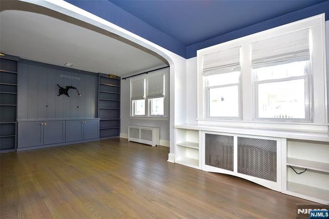 12-64 Burbank Street, Fair Lawn, NJ 07410