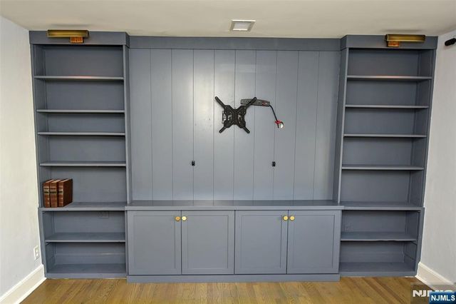 12-64 Burbank Street, Fair Lawn, NJ 07410