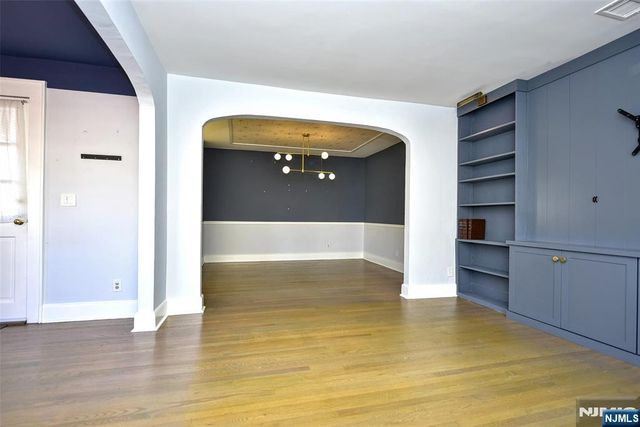 12-64 Burbank Street, Fair Lawn, NJ 07410