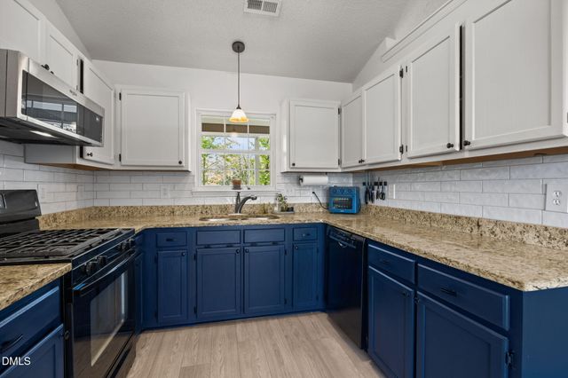 109 Teal Lake Drive, Holly Springs, NC 27540