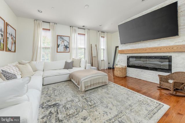 460 AURA RD, Glassboro, NJ 08028