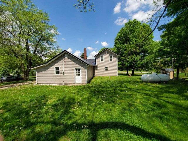 3151 E Bacon Road, Hillsdale, MI 49242