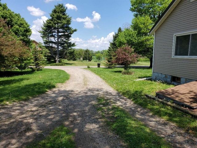 3151 E Bacon Road, Hillsdale, MI 49242