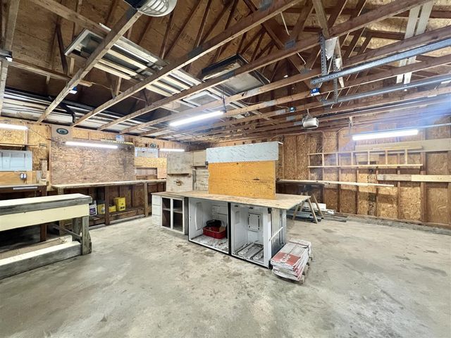 3151 E Bacon Road, Hillsdale, MI 49242