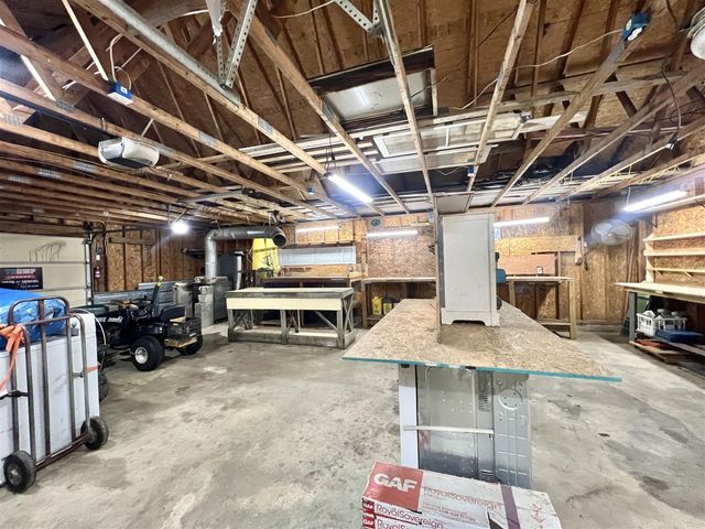 3151 E Bacon Road, Hillsdale, MI 49242