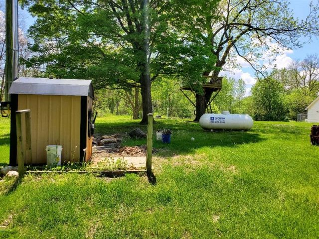 3151 E Bacon Road, Hillsdale, MI 49242