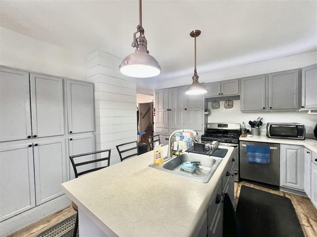 3151 E Bacon Road, Hillsdale, MI 49242