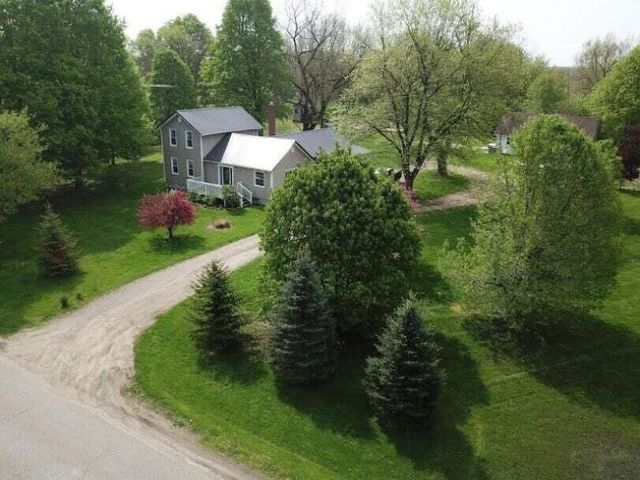 3151 E Bacon Road, Hillsdale, MI 49242
