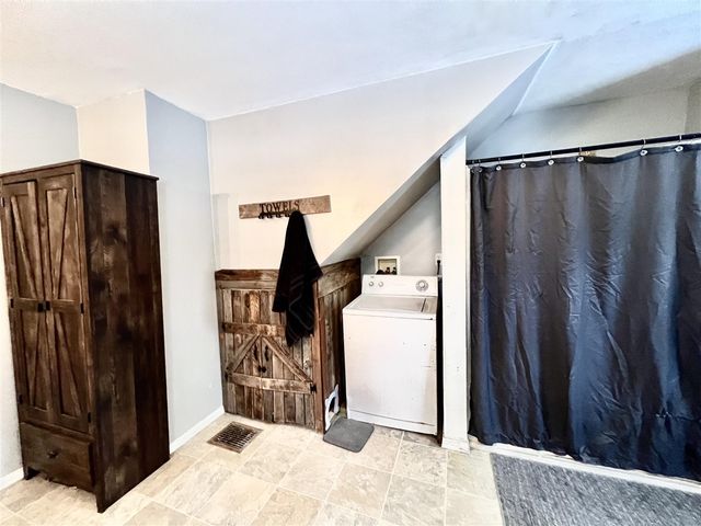 3151 E Bacon Road, Hillsdale, MI 49242