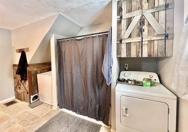 3151 E Bacon Road, Hillsdale, MI 49242