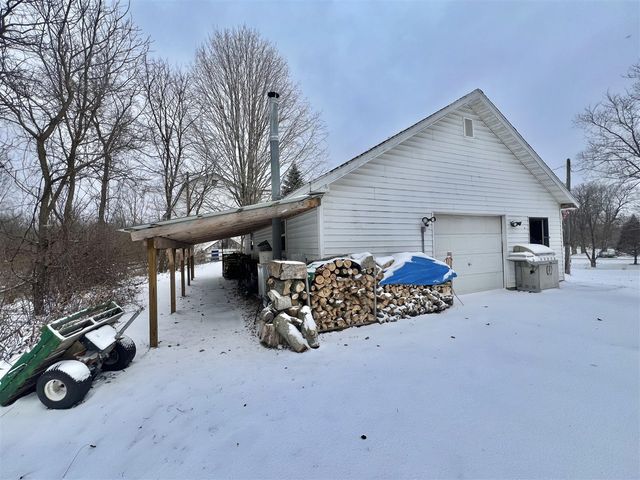 3151 E Bacon Road, Hillsdale, MI 49242