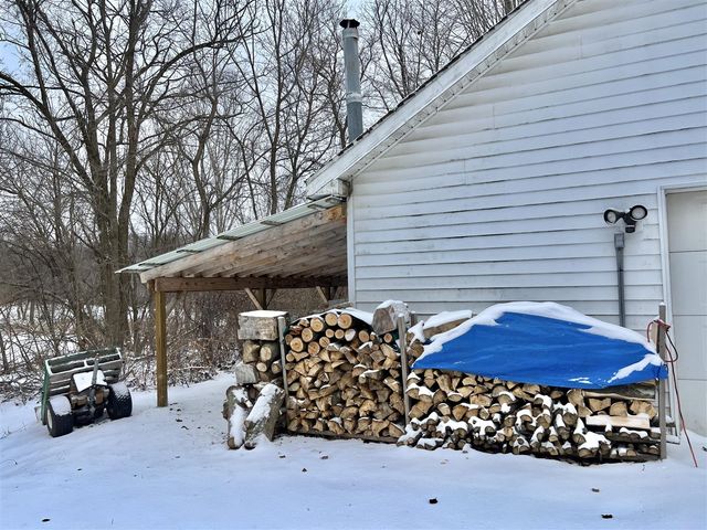 3151 E Bacon Road, Hillsdale, MI 49242