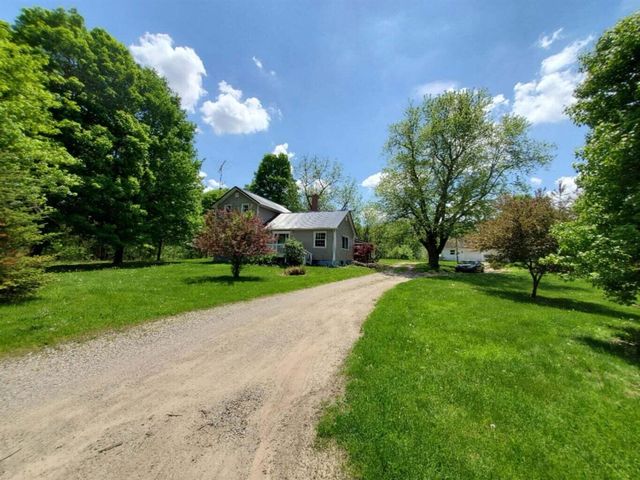 3151 E Bacon Road, Hillsdale, MI 49242