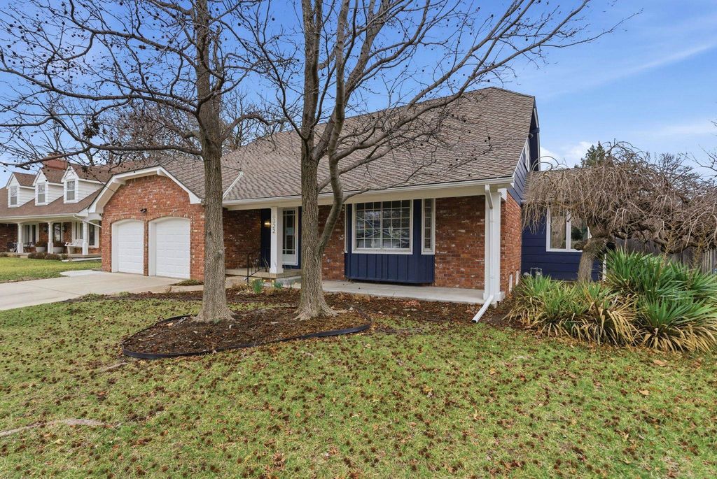 8322 Limerick St, Wichita, KS 67206