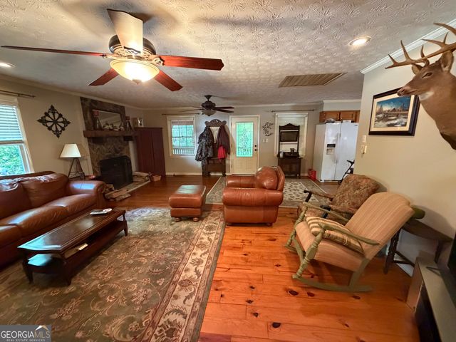 20 Clark Hill Road, Newnan, GA 30263