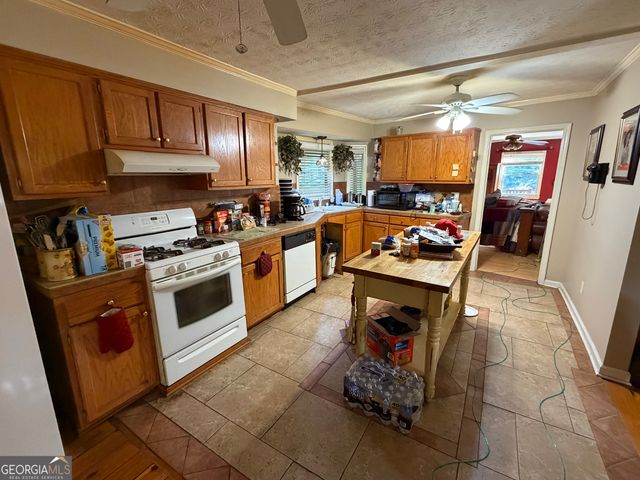 20 Clark Hill Road, Newnan, GA 30263