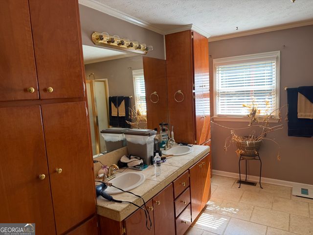 20 Clark Hill Road, Newnan, GA 30263