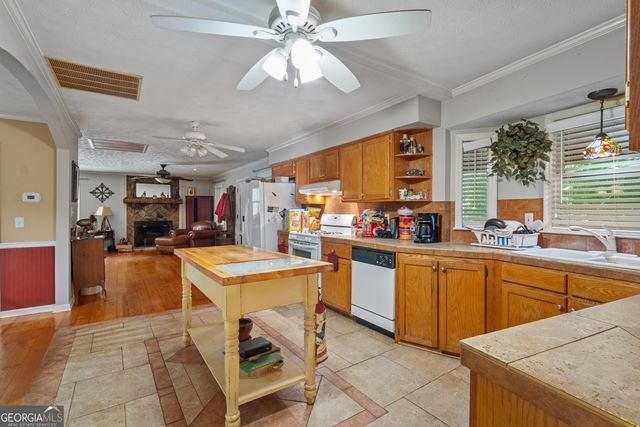 20 Clark Hill Road, Newnan, GA 30263