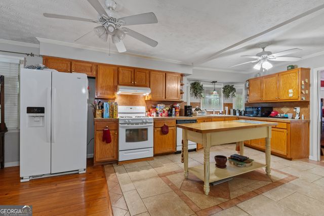 20 Clark Hill Road, Newnan, GA 30263