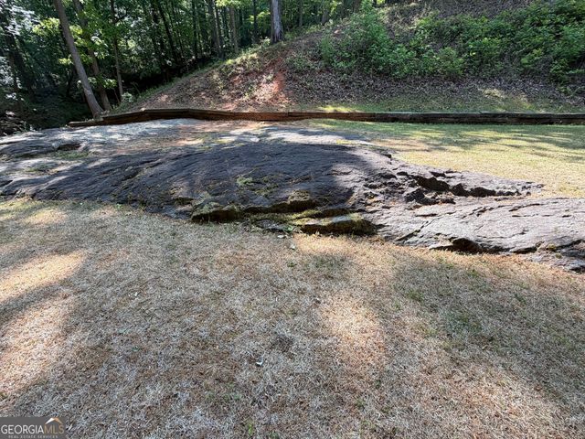 20 Clark Hill Road, Newnan, GA 30263