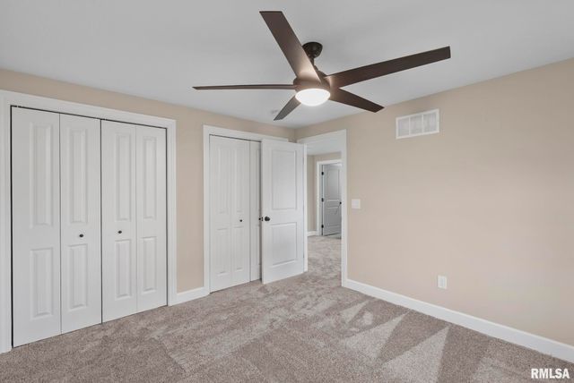 27 Blackstone Circle, Le Claire, IA 52753