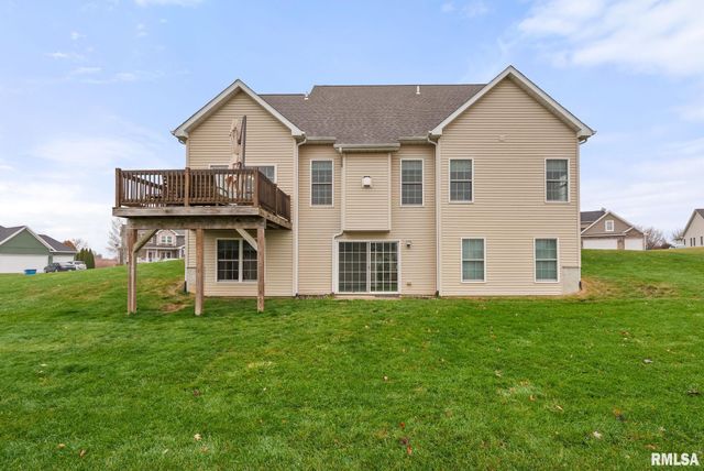 27 Blackstone Circle, Le Claire, IA 52753
