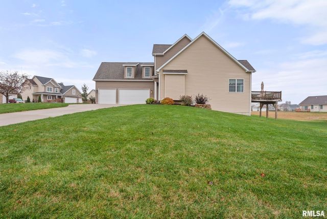 27 Blackstone Circle, Le Claire, IA 52753
