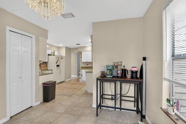 305 NW 28TH STREET, Gainesville, FL 32607