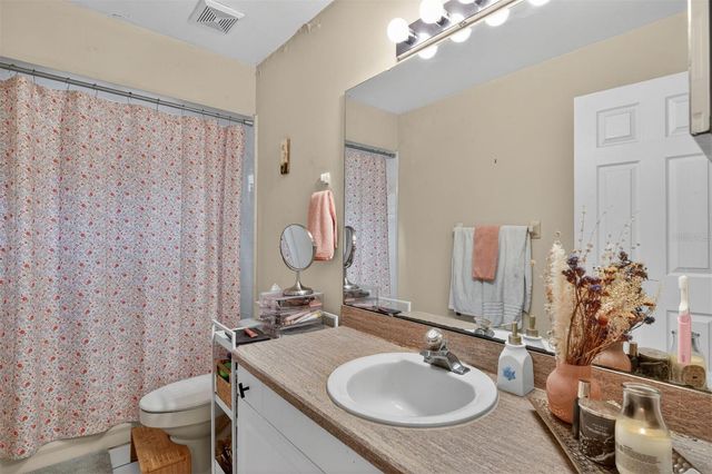 305 NW 28TH STREET, Gainesville, FL 32607