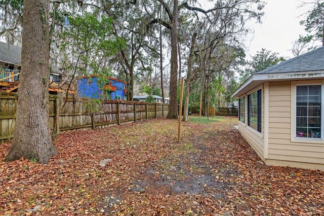 305 NW 28TH STREET, Gainesville, FL 32607